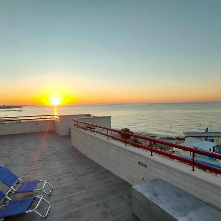בארי Seafront Suites מראה חיצוני תמונה