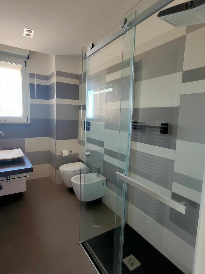 בארי Seafront Suites מראה חיצוני תמונה