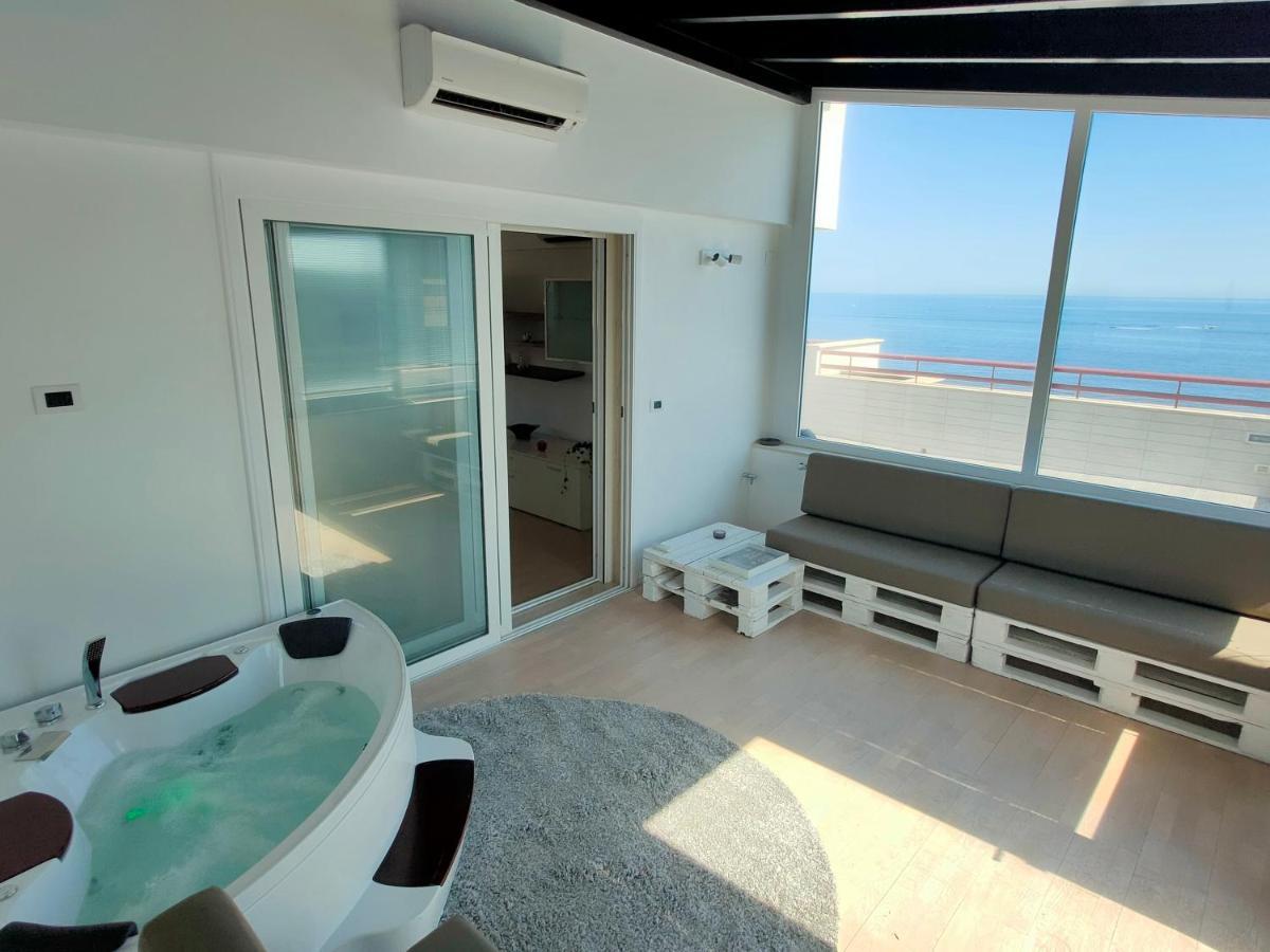 בארי Seafront Suites מראה חיצוני תמונה