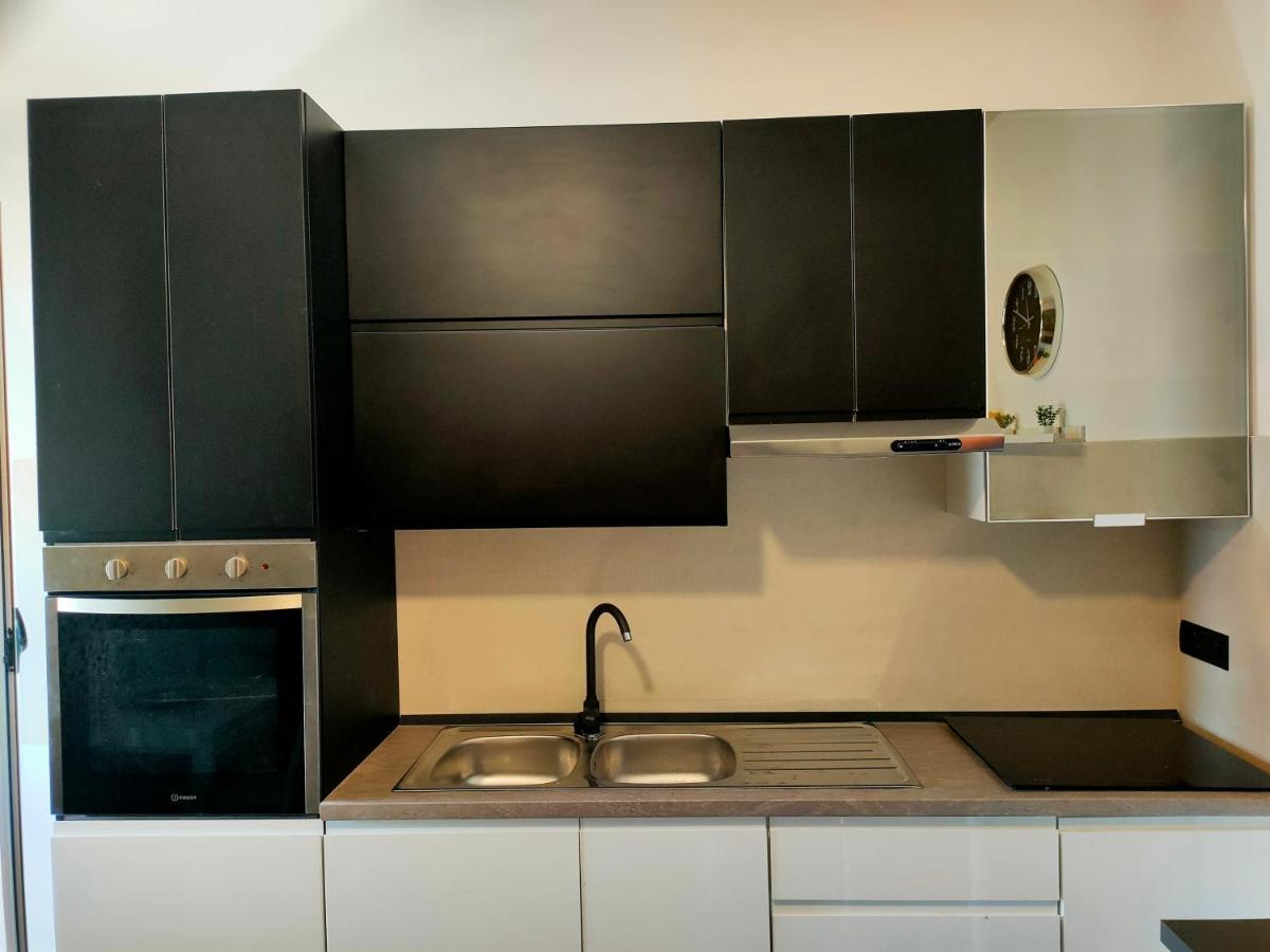 בארי Seafront Suites מראה חיצוני תמונה